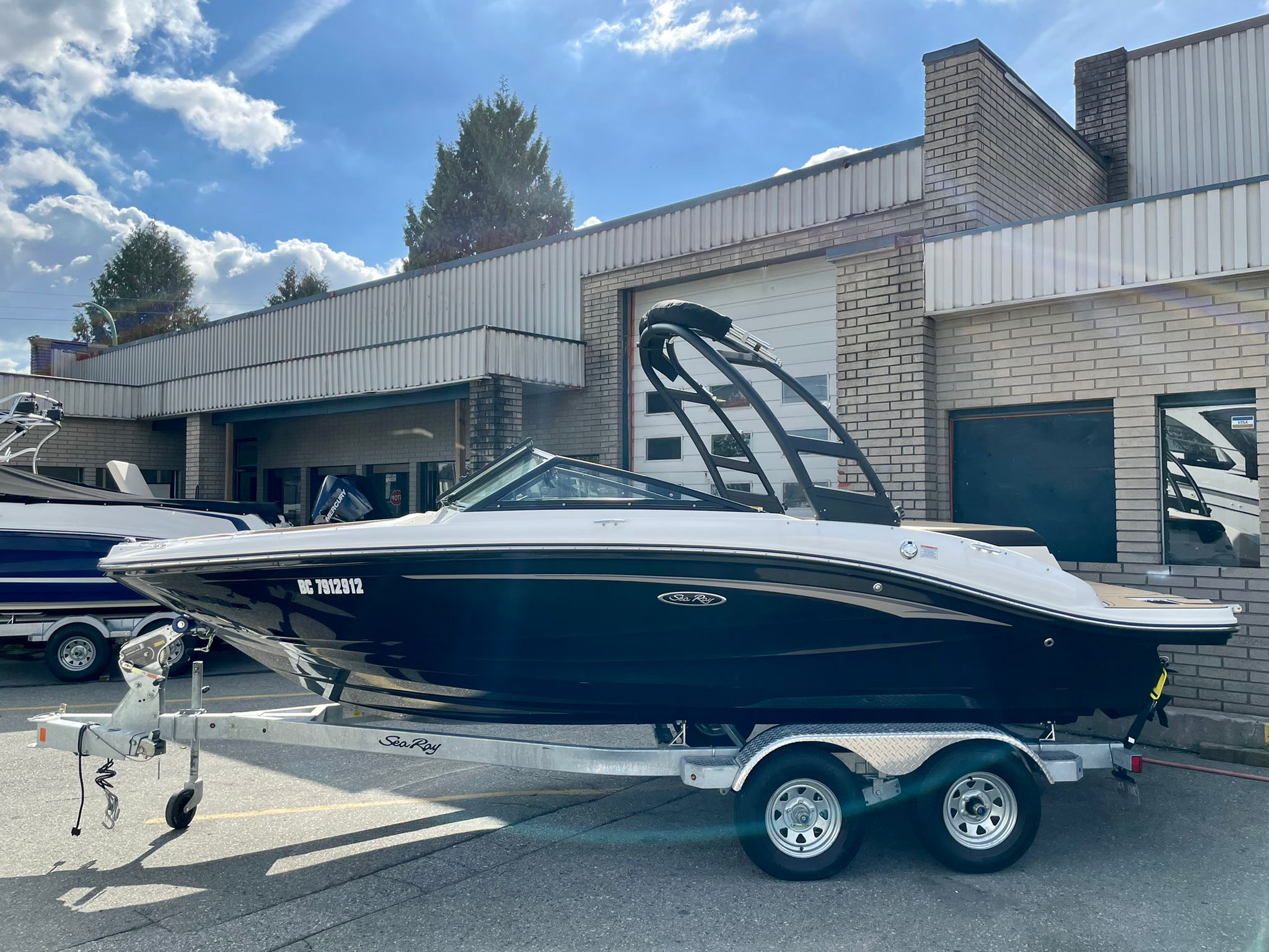 2022 Sea Ray boat for sale, model of the boat is SPX 190 & Image # 1 of 8